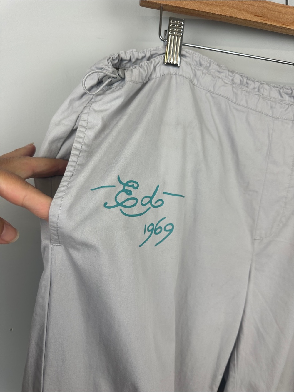 Ed Hardy Drawstring Cargo Pants
Grey Low Rise Butterflies Phoenix
Poplin Baggy - Picture 6 of 16